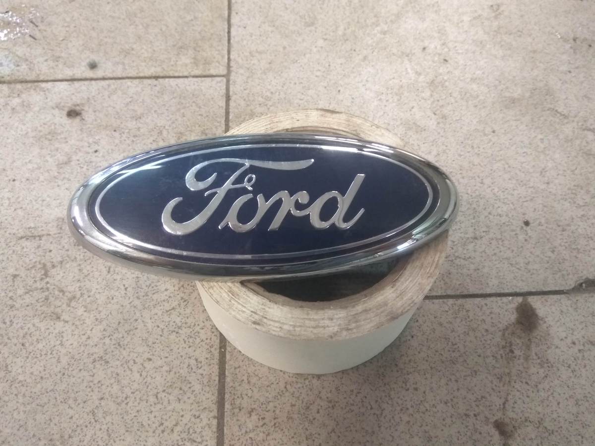 Ford Focus II 2005-2011 Эмблема передняя